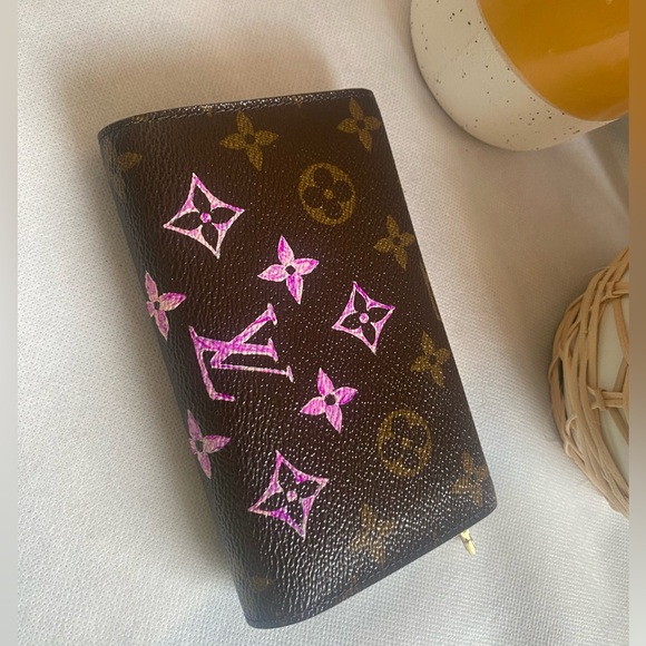 Authentic Lv monogram tresor wallet / custom hand painted and sealed. - Picture 4 of 10